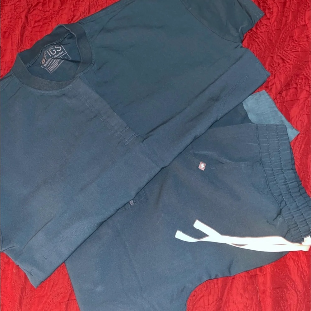 Limited Edition Like New FIGS Caribbean Scrub Set in sz LG